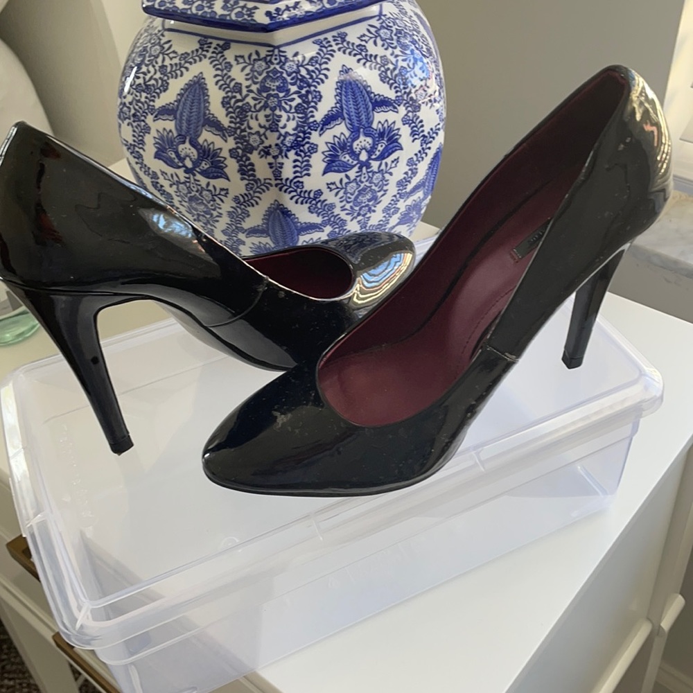 Zara black patent leather heels